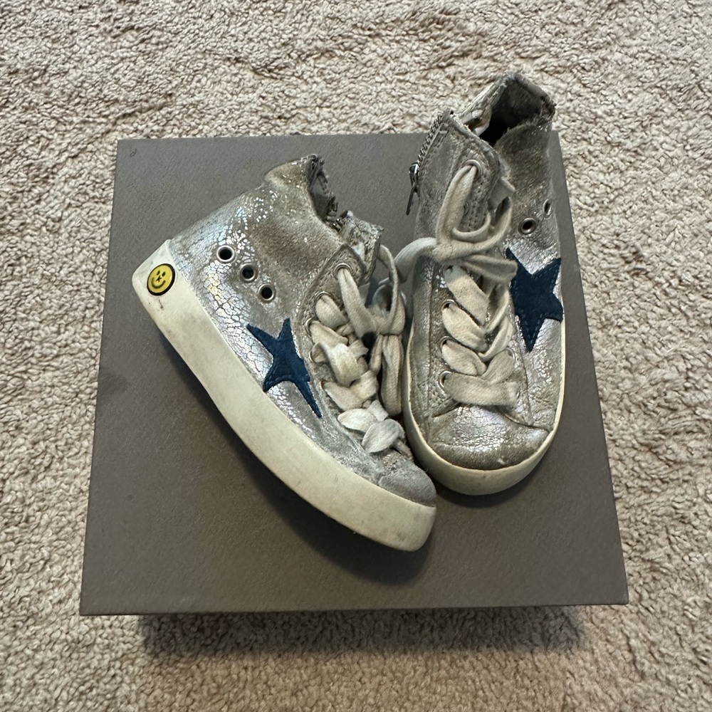 Kids Silver High-Top Sneakers with Blue Star